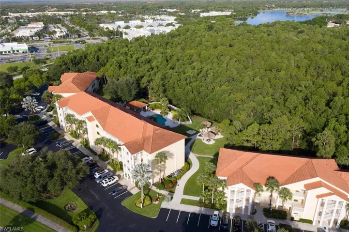 9175 Celeste Dr # 305, Naples, Florida 34113