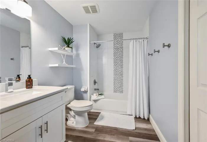 9175 Celeste Dr # 305, Naples, Florida 34113