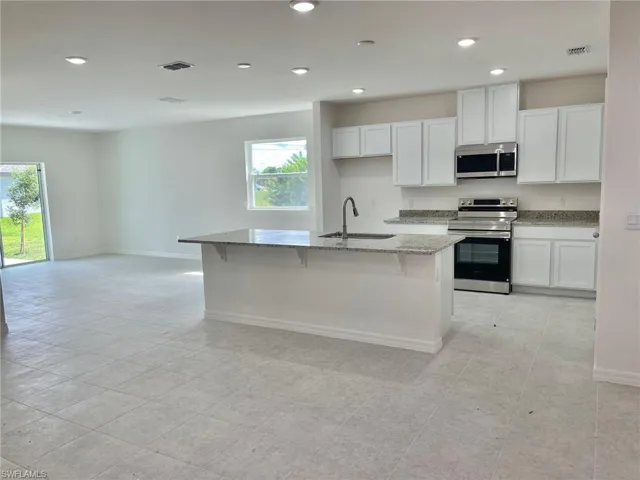 Open and airy with space for everyone!
