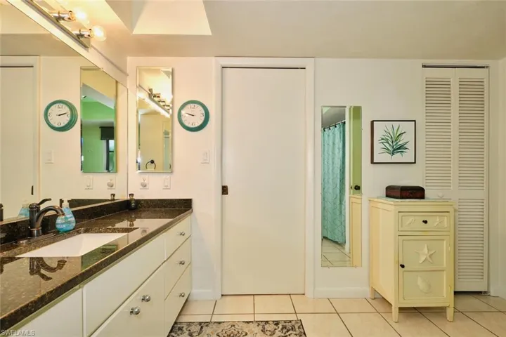 Very large primary bathroom.  Huge walk-in closet behind that door!  Linen closet and separate potty area.