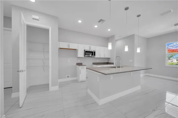 4208 28th St Sw, Lehigh Acres, Florida 33976