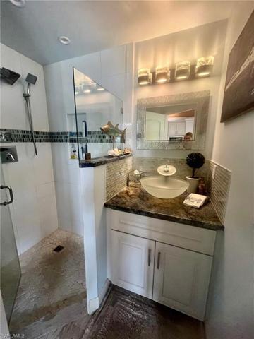 4860 Carriage CT, NAPLES FL 34114