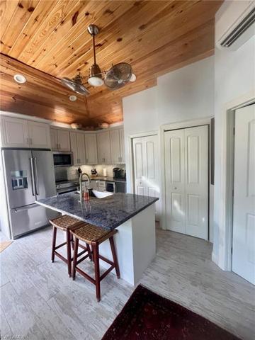 4860 Carriage CT, NAPLES FL 34114