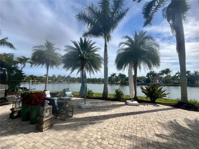 4860  Carriage  CT, NAPLES, FL 34114