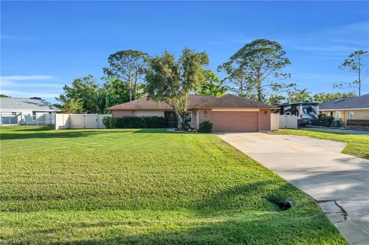 7463  Dana Lin  CIR, North Fort Myers, FL 33917