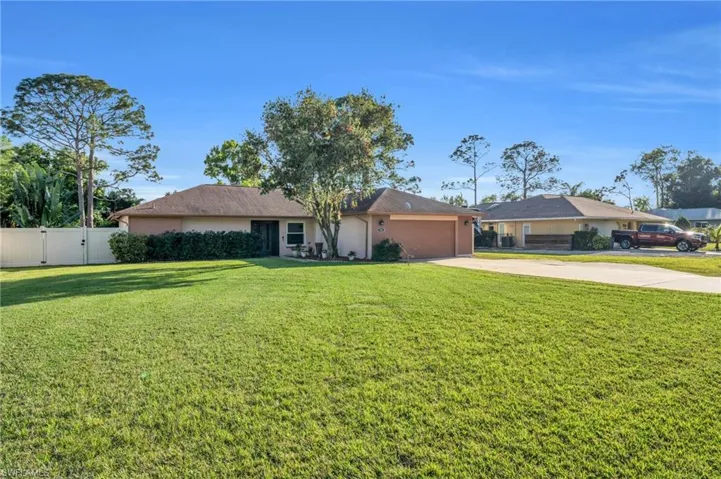 7463  Dana Lin  CIR, North Fort Myers, FL 33917
