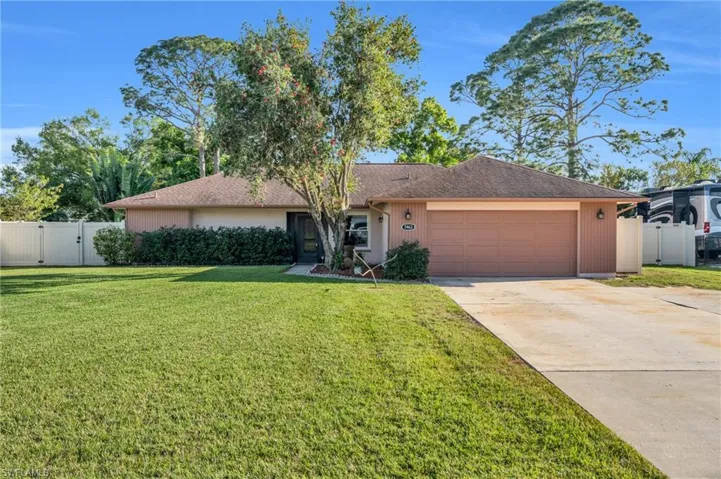 7463  Dana Lin  CIR, North Fort Myers, FL 33917