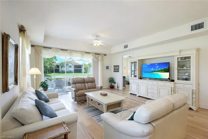 4728 Stratford Ct # 1801, Naples Fl 34105