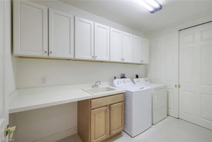 4728 Stratford Ct # 1801, Naples Fl 34105