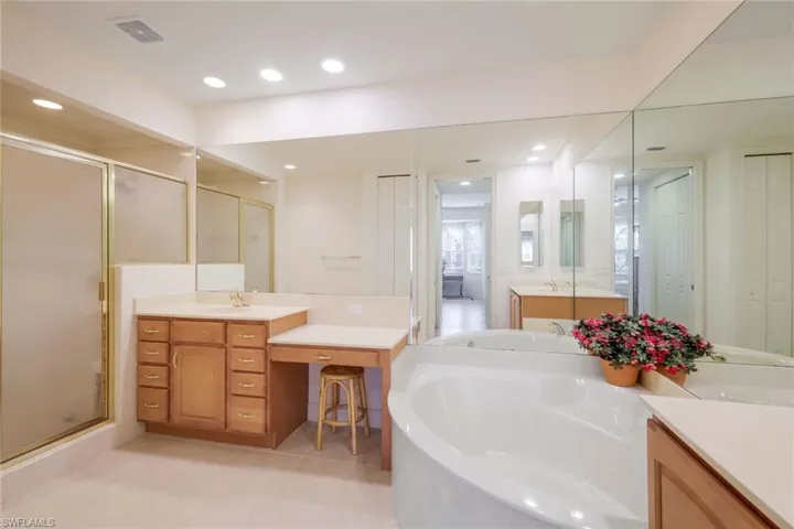 4728 Stratford Ct # 1801, Naples Fl 34105