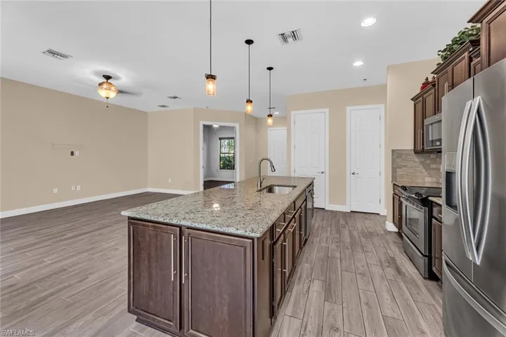 11763  Avingston  TER, Fort Myers, FL 33913