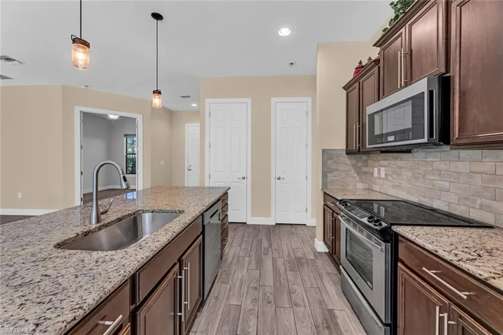 11763  Avingston  TER, Fort Myers, FL 33913