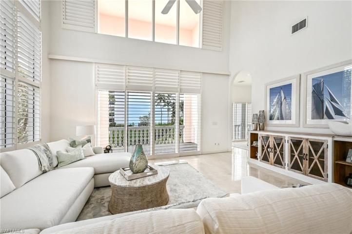 So much natural light streaming in!