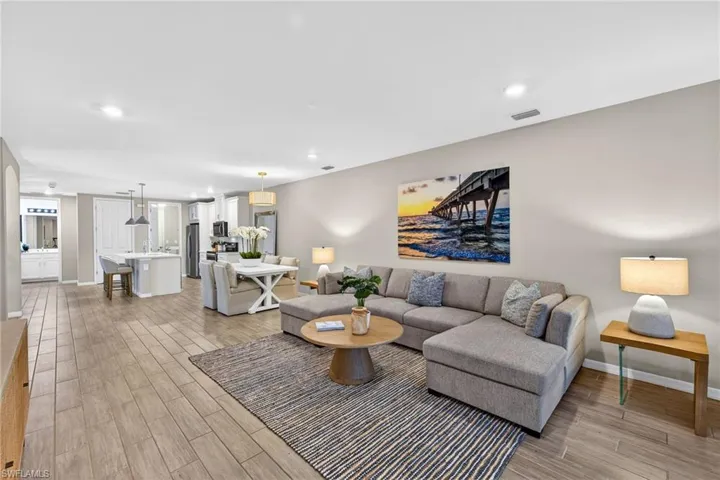 14567 Edgewater Cir, Naples, Florida 34114
