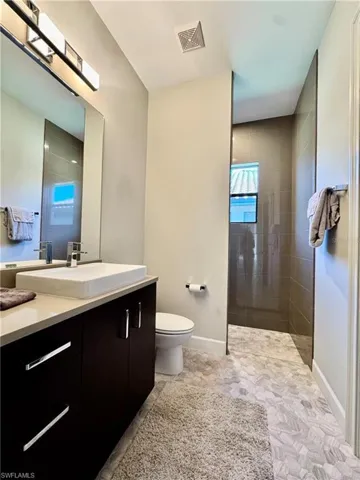 8533 S Lake Cir, Fort Myers, Florida 33908