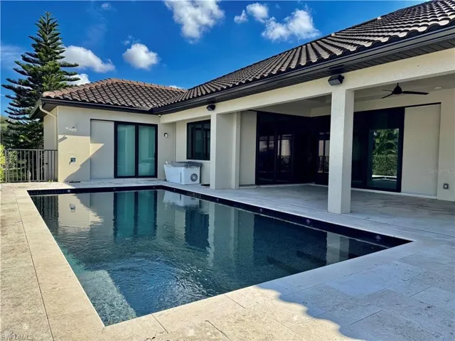 8533 S Lake Cir, Fort Myers, Florida 33908