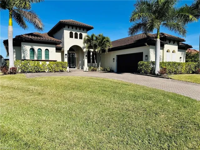 8533 S Lake Cir, Fort Myers, Florida 33908