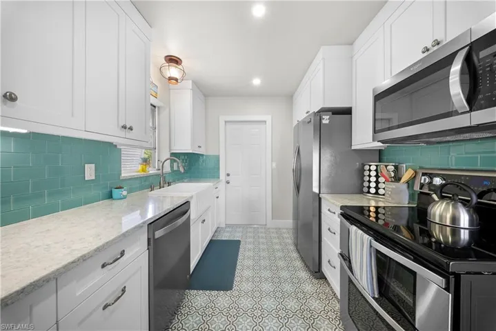 212 Angler Ct, Marco Island, Florida 34145