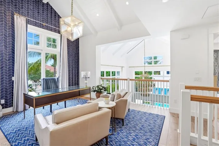 1011 6th St S, Naples, Florida 34102