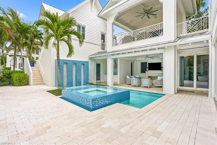 1011 6th St S, Naples, Florida 34102