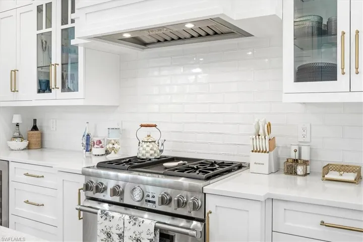 1011 6th St S, Naples, Florida 34102
