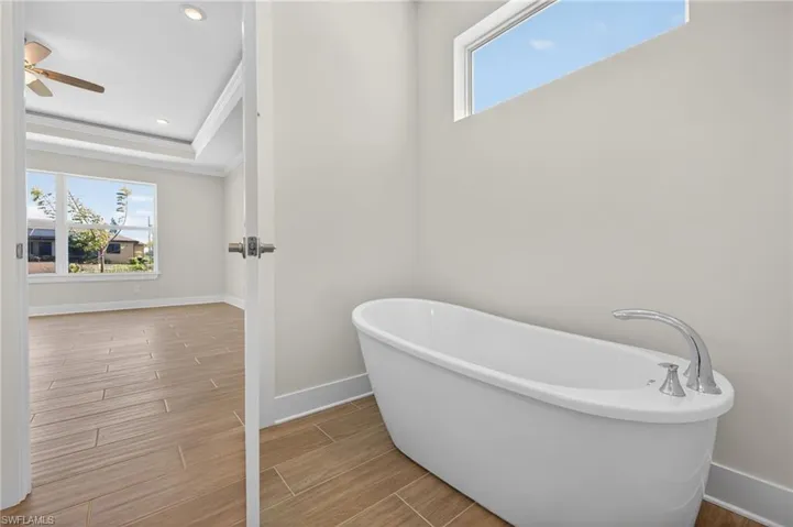 906 Sw 12th Ter, Cape Coral, Florida 33991