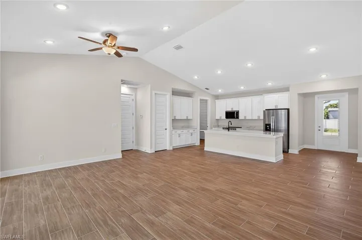 906 Sw 12th Ter, Cape Coral, Florida 33991