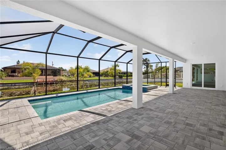 906 Sw 12th Ter, Cape Coral, Florida 33991