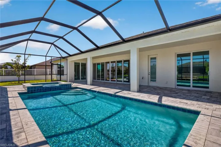 906 Sw 12th Ter, Cape Coral, Florida 33991