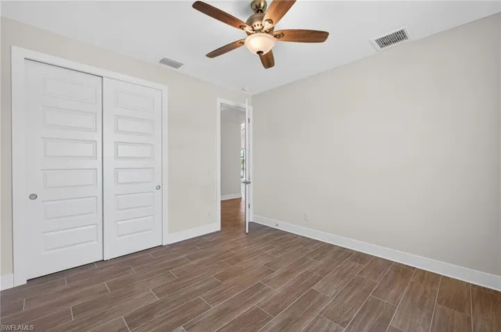 906 Sw 12th Ter, Cape Coral, Florida 33991