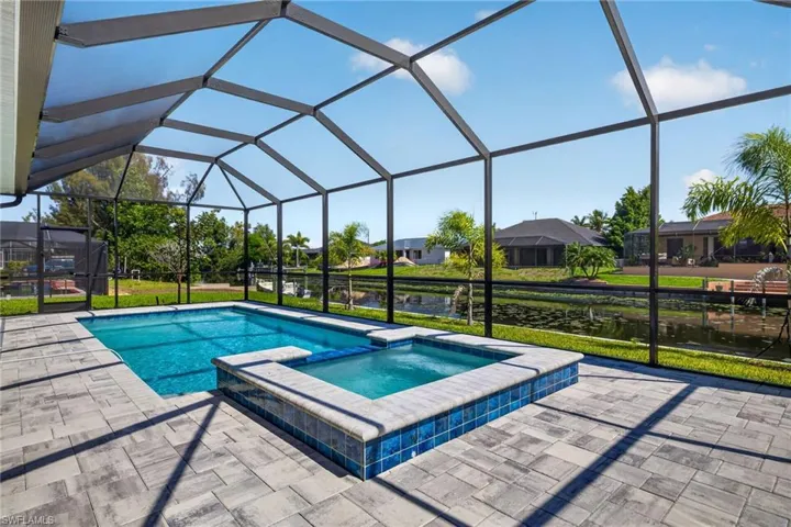 906 Sw 12th Ter, Cape Coral, Florida 33991