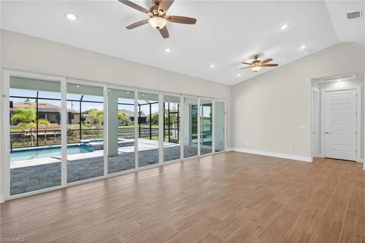 906 Sw 12th Ter, Cape Coral, Florida 33991