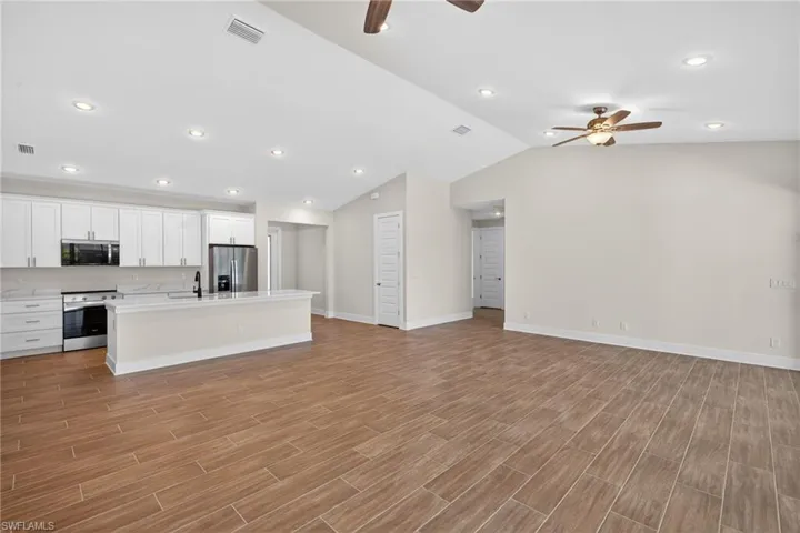 906 Sw 12th Ter, Cape Coral, Florida 33991
