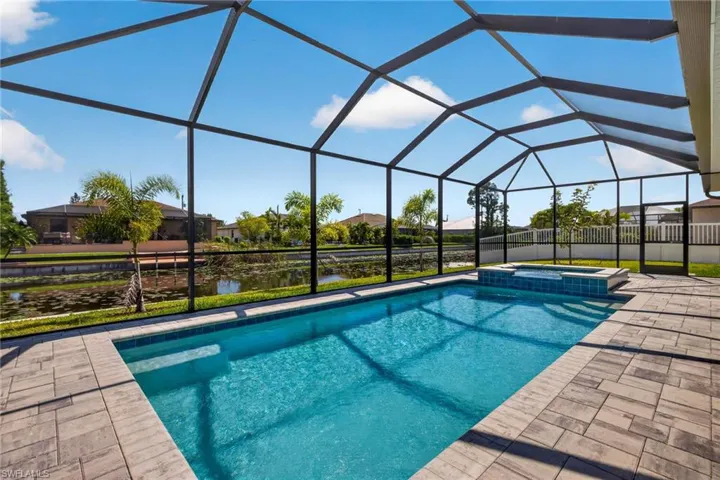 906 Sw 12th Ter, Cape Coral, Florida 33991