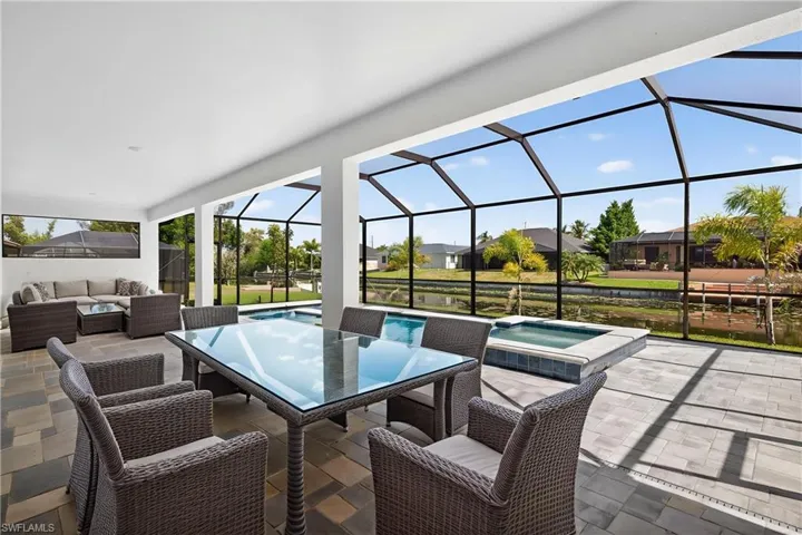906 Sw 12th Ter, Cape Coral, Florida 33991
