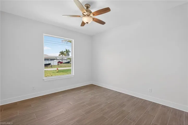 906 Sw 12th Ter, Cape Coral, Florida 33991
