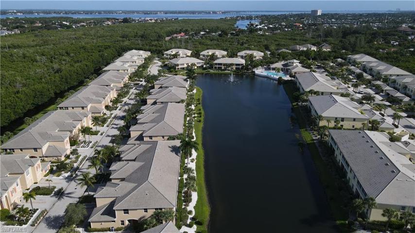 Aerial View of Community looking toward McGregor Blvd and the Chattahoochee Intracoastal Waterway