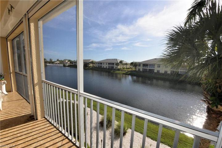 Gorgeous Long Lake and Fountain Views from the Lanai!