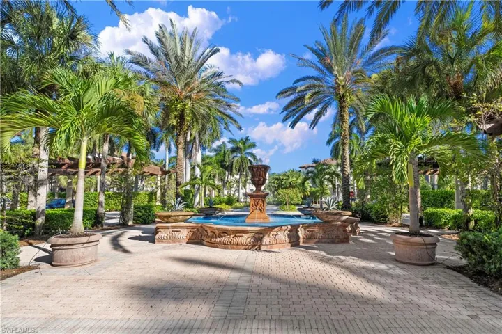 2738 Tiburon Blvd E B-406, Naples, Florida 34109