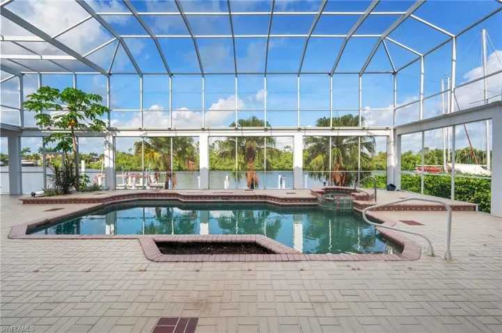 fully screened Lanai, Pool & Spa