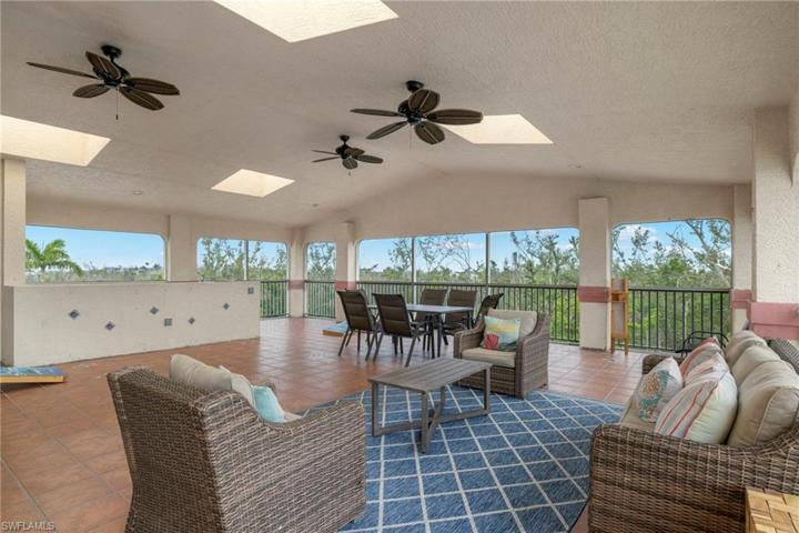 Massive PRIVATE Terrace on SECOND FLOOR