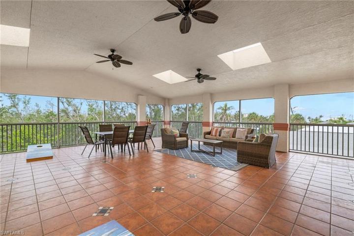Immense outdoor COVERED TERRACE