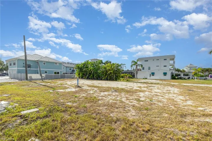 Looking at lot from corner of Bayland & Coral Rd