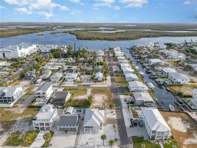 Bayland Rd heading to the back bay