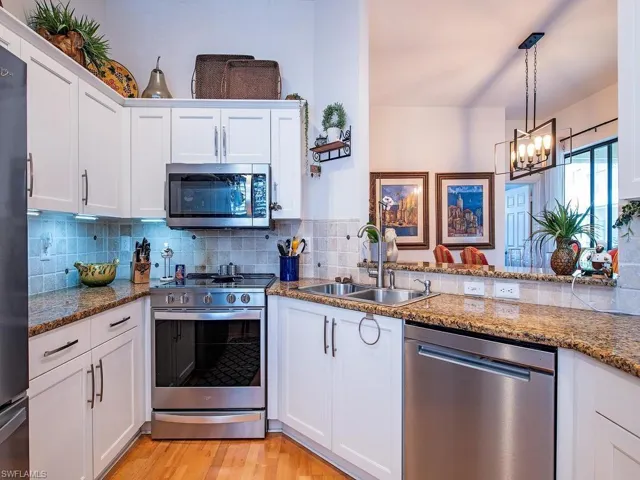 160 160 Vintage Cir, Naples, Florida 34119