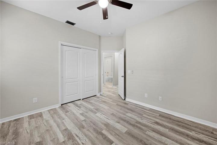 Guest bedroom #1 - closet on left