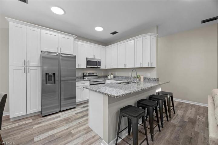 Light, bright kitchen