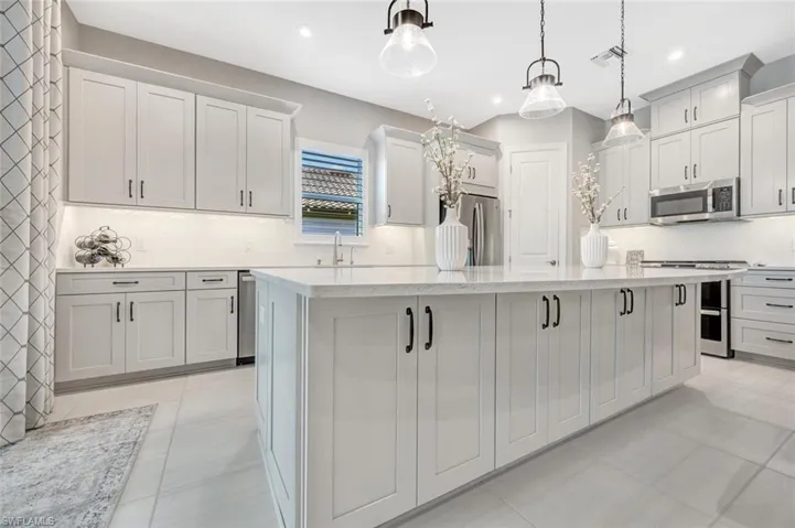 15260  Turin  DR, Naples, FL 34114