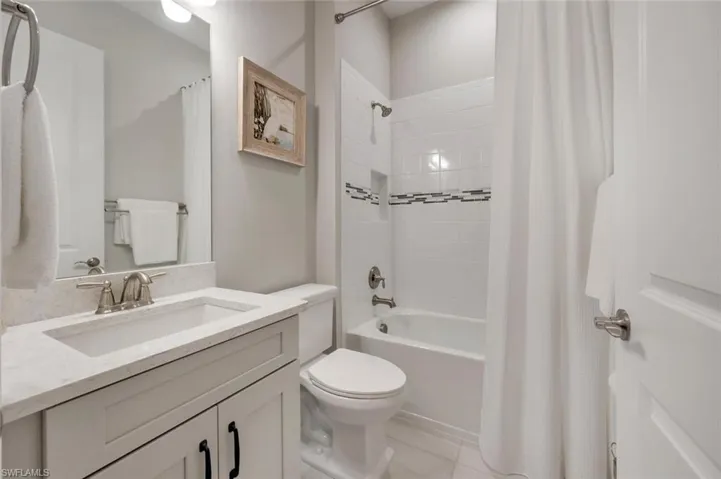 15260  Turin  DR, Naples, FL 34114