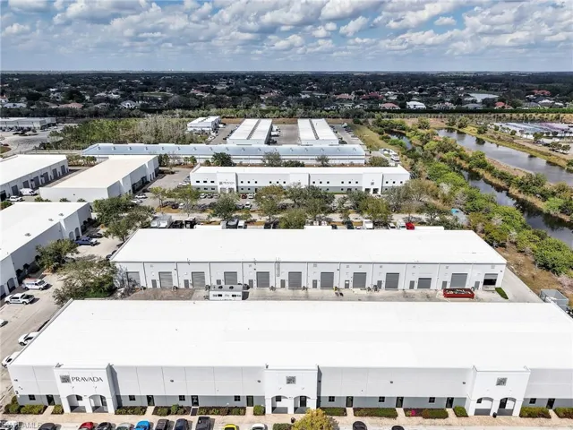 Aerial view of apartment complex / building